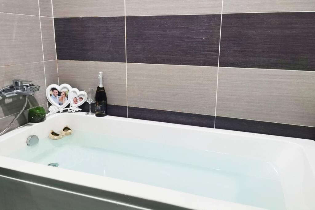 Abhome "Love Suite" #Ksl D'Esplanade #Ksl City Mall #Water Theme Park #Jb Джохор-Бару Екстер'єр фото